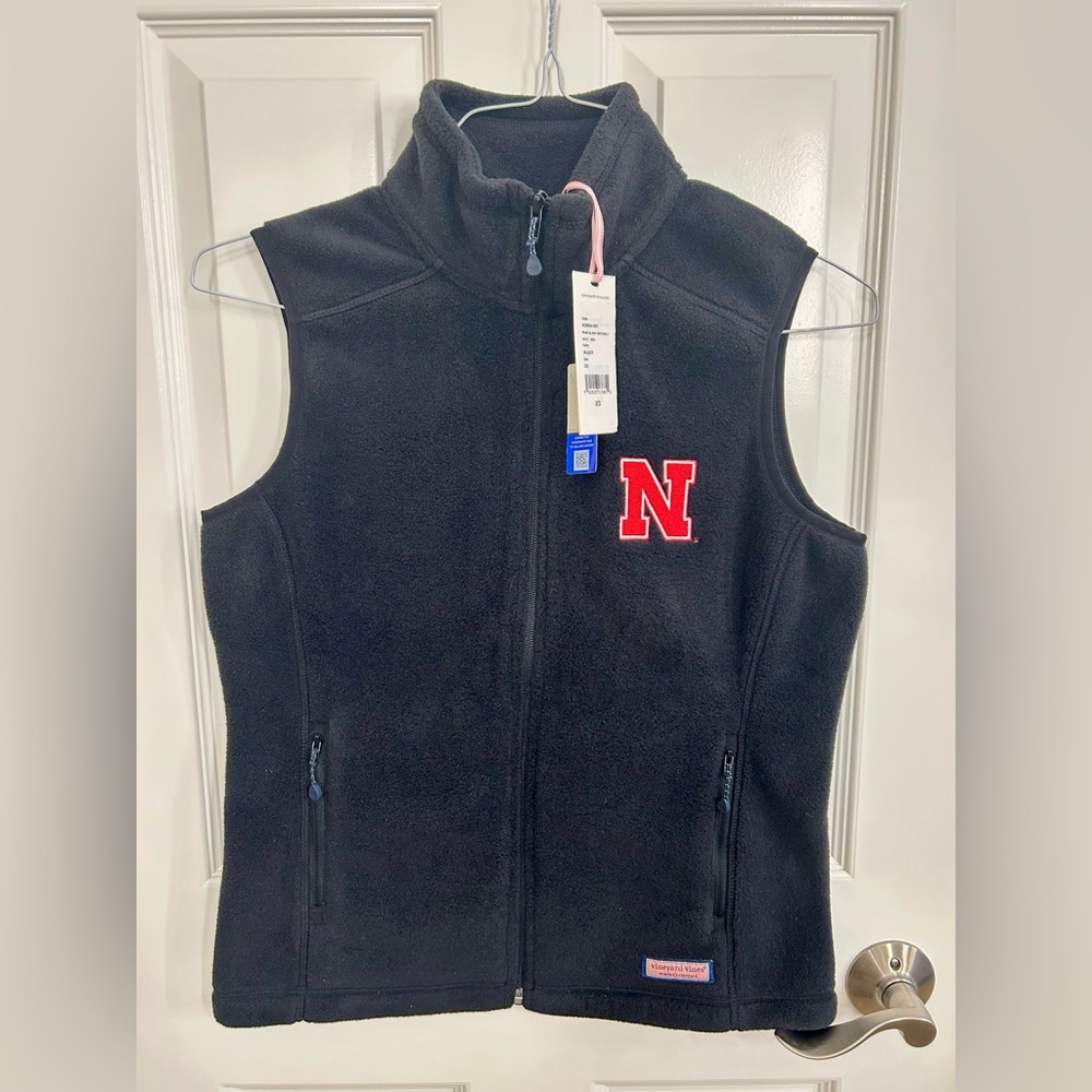 Vineyard Vines Nebraska Huskers Cornhuskers Black Fleece Women Vest Gilet XS NEW